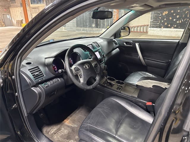 Thumbnail: 2013 Toyota Highlander - 9
