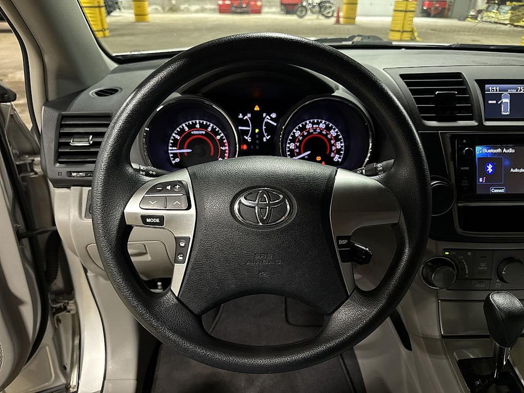 Thumbnail: 2013 Toyota Highlander - 2