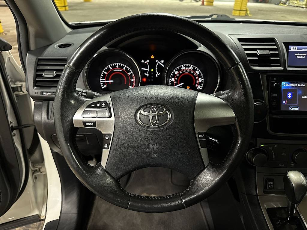 Thumbnail: 2013 Toyota Highlander - 2