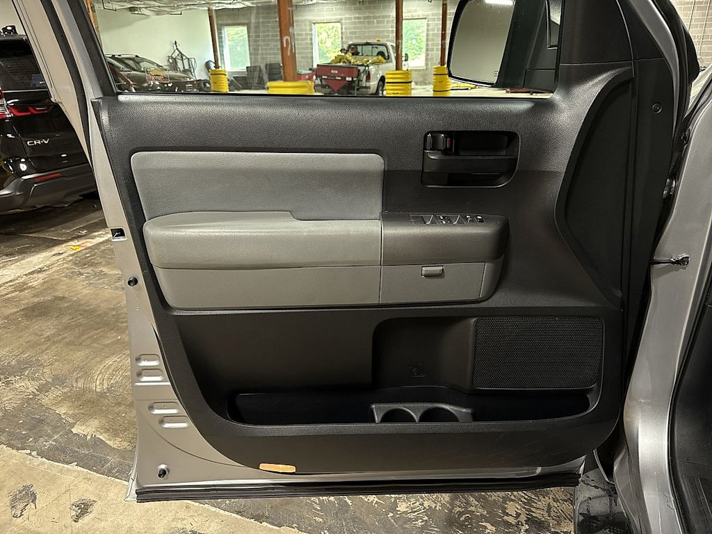 Thumbnail: 2012 Toyota Sequoia - 32
