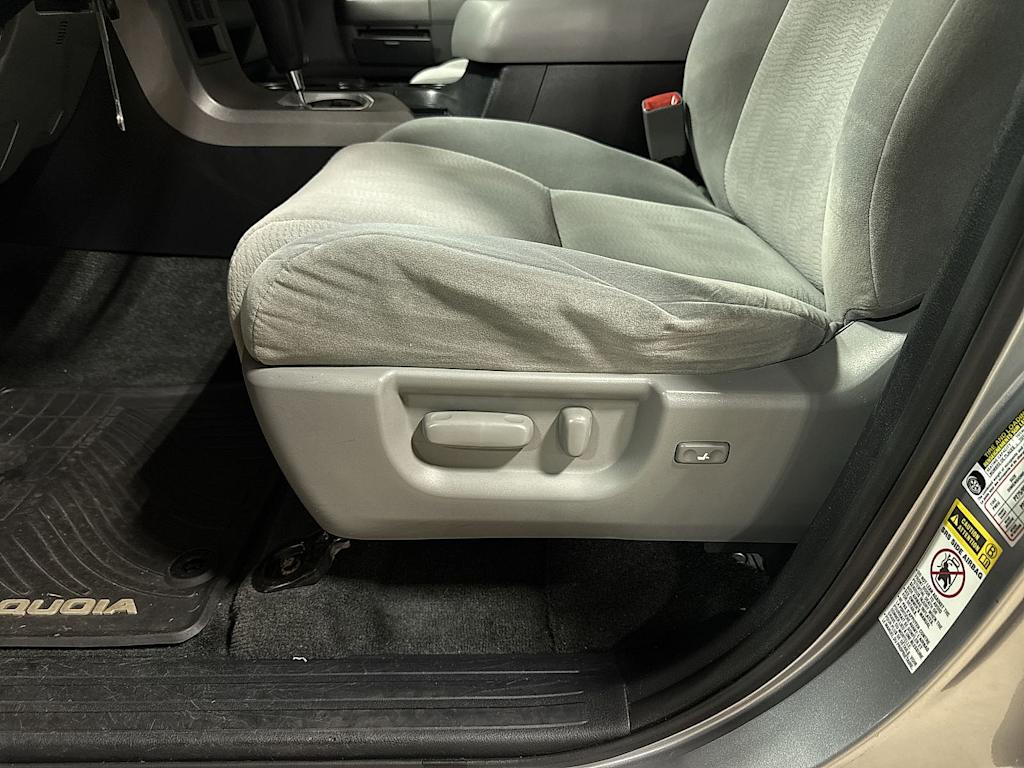 Thumbnail: 2012 Toyota Sequoia - 27