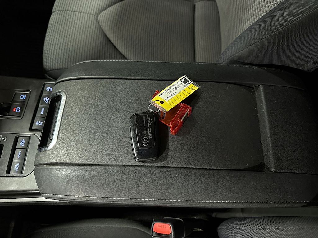 Thumbnail: 2021 Toyota Highlander - 16