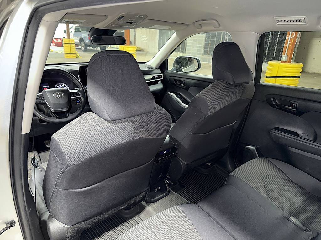 Thumbnail: 2021 Toyota Highlander - 30