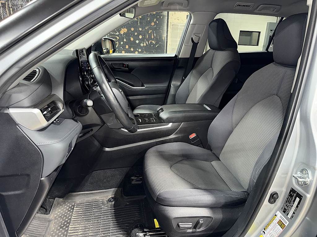 Thumbnail: 2021 Toyota Highlander - 9