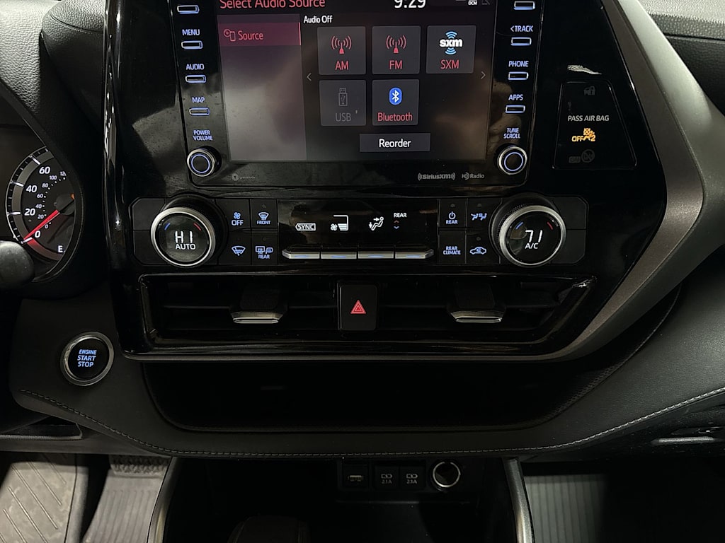 Thumbnail: 2021 Toyota Highlander - 25