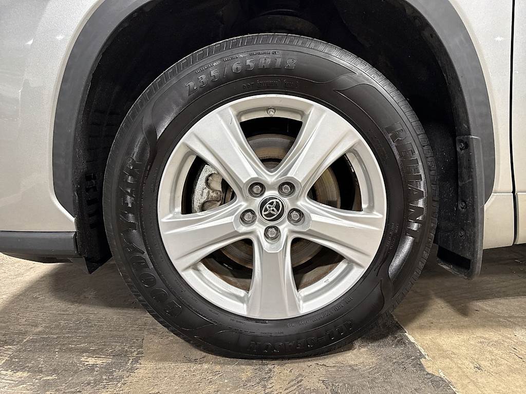 Thumbnail: 2021 Toyota Highlander - 7