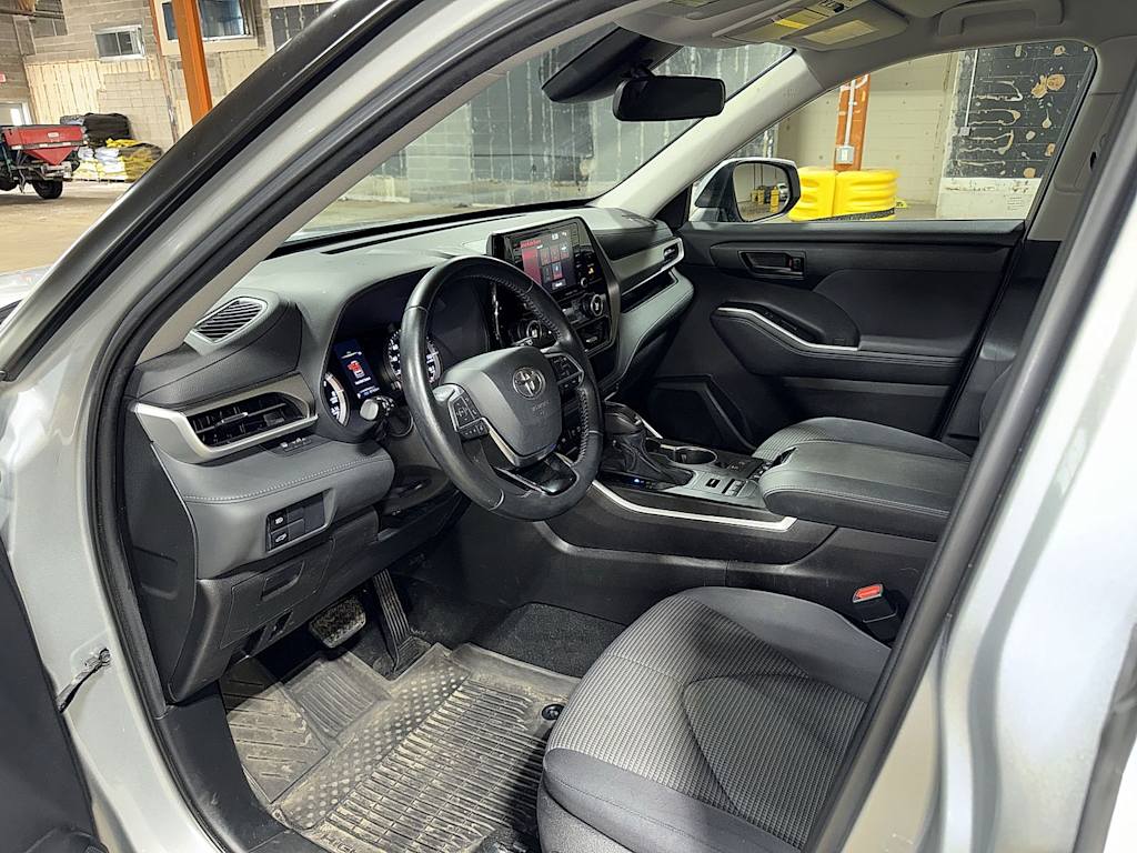 Thumbnail: 2021 Toyota Highlander - 31