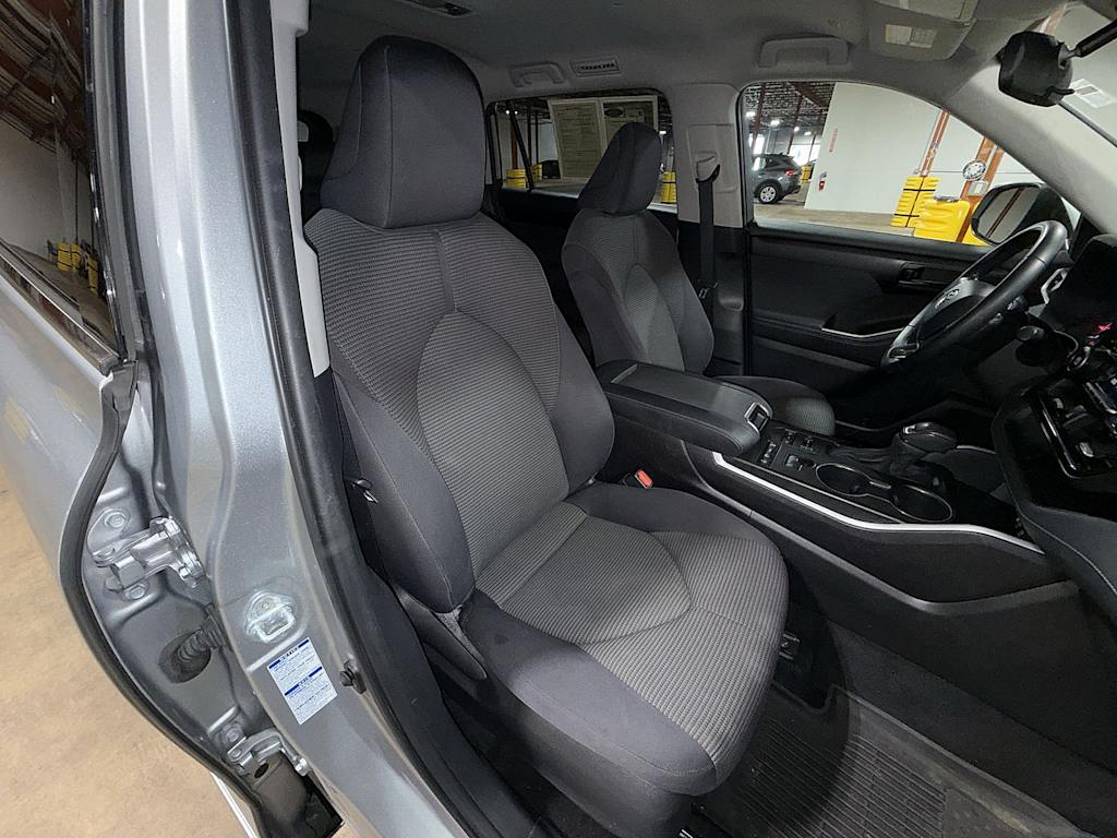 Thumbnail: 2021 Toyota Highlander - 10