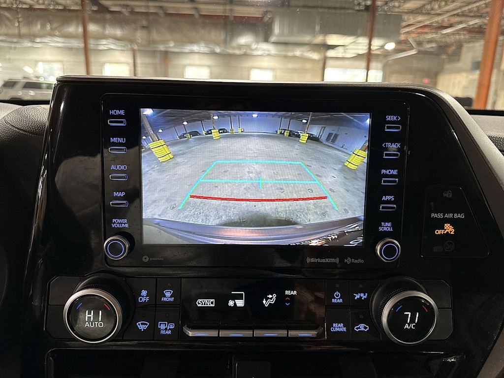 Thumbnail: 2021 Toyota Highlander - 28