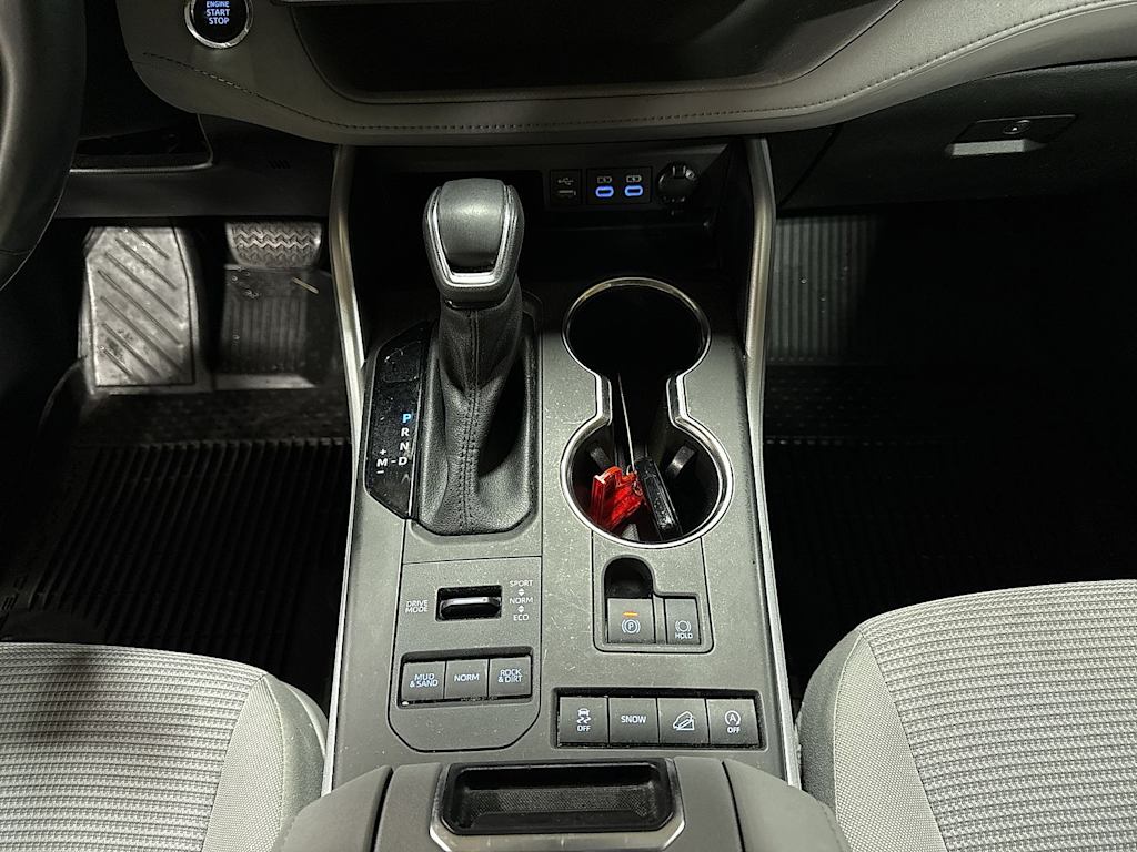 Thumbnail: 2022 Toyota Highlander - 14