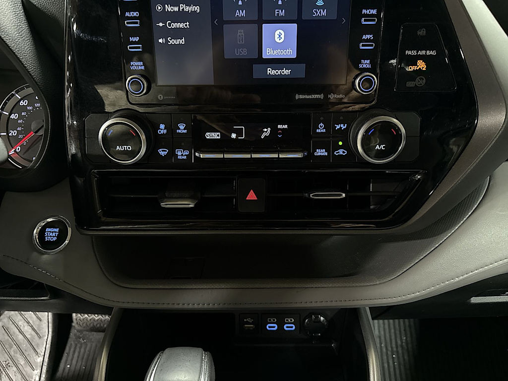 Thumbnail: 2022 Toyota Highlander - 26