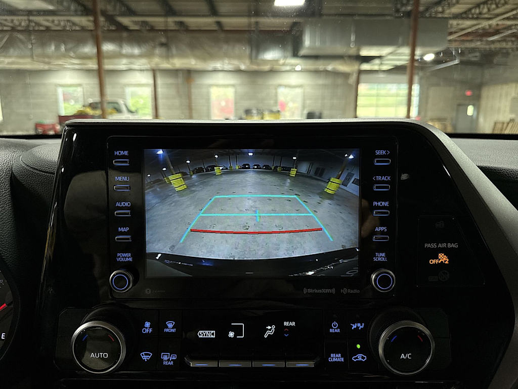 Thumbnail: 2022 Toyota Highlander - 29