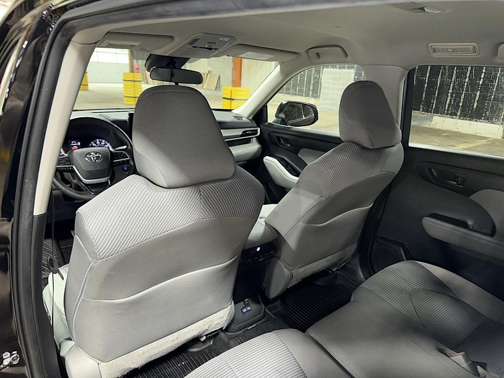 Thumbnail: 2022 Toyota Highlander - 31