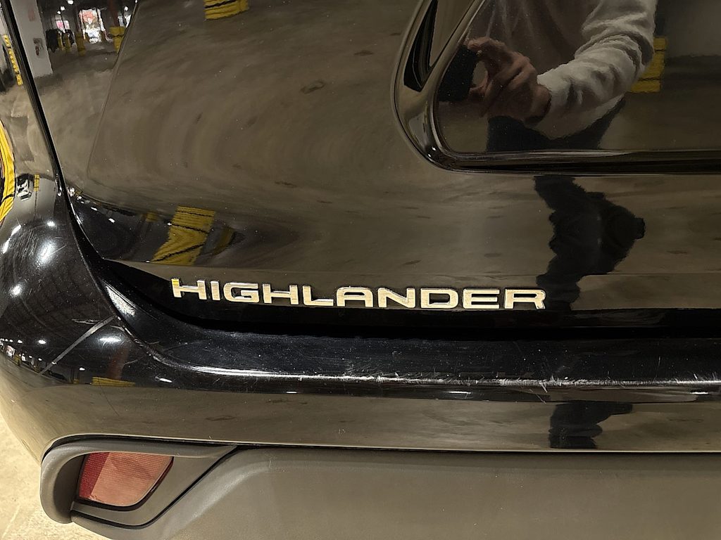 Thumbnail: 2022 Toyota Highlander - 6