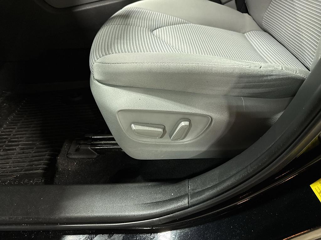 Thumbnail: 2022 Toyota Highlander - 28