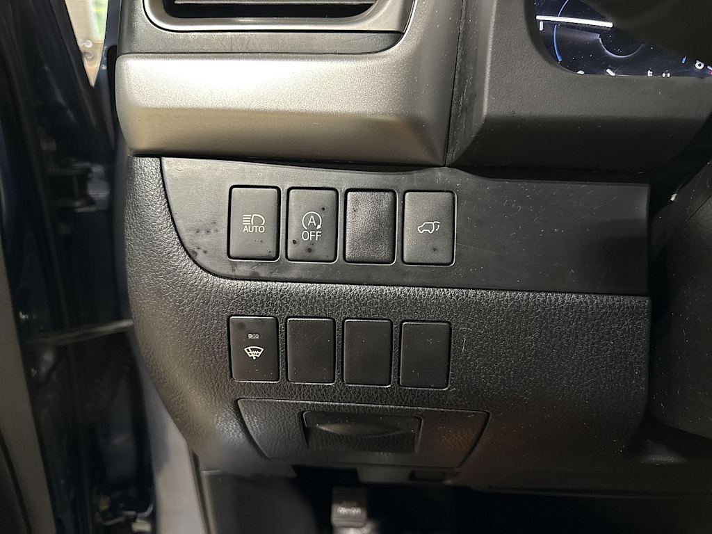 Thumbnail: 2017 Toyota Highlander - 33