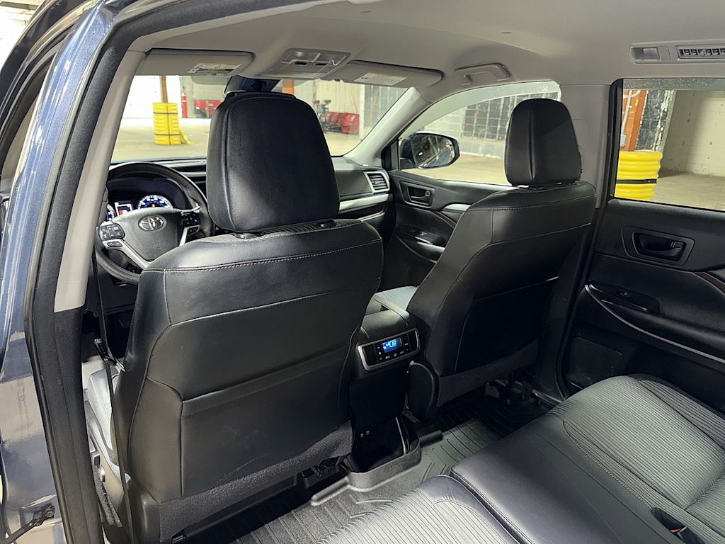 Thumbnail: 2017 Toyota Highlander - 31
