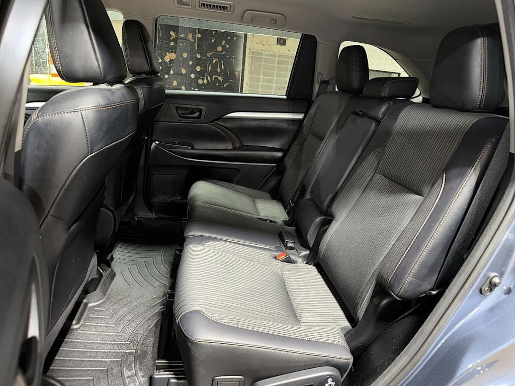 Thumbnail: 2017 Toyota Highlander - 12