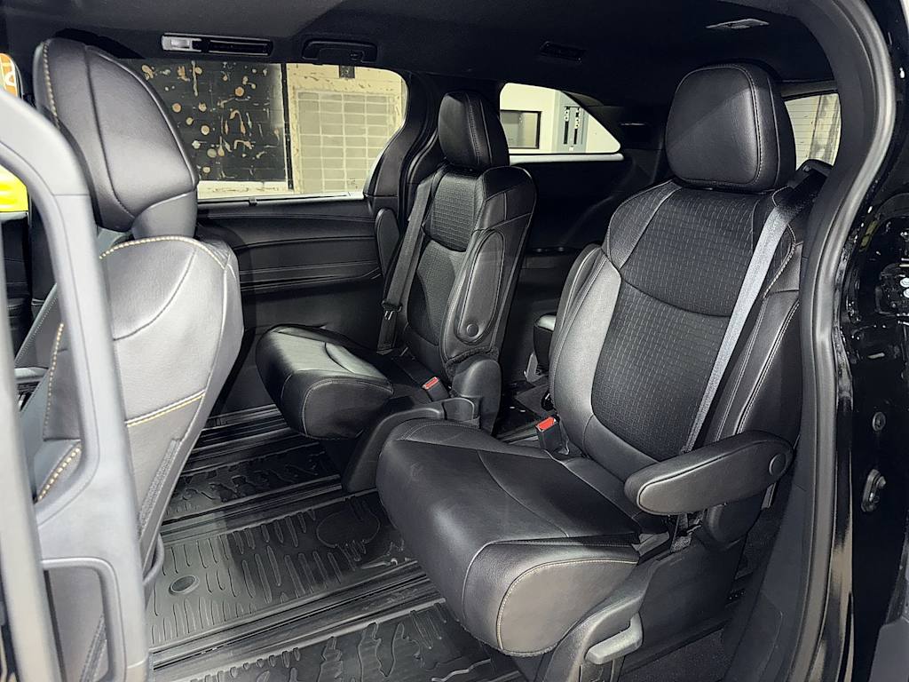 Thumbnail: 2025 Toyota Sienna - 11