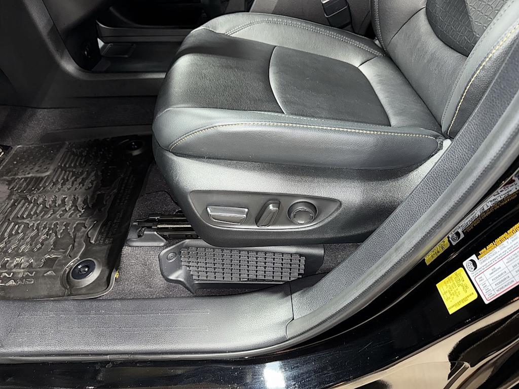 Thumbnail: 2025 Toyota Sienna - 29