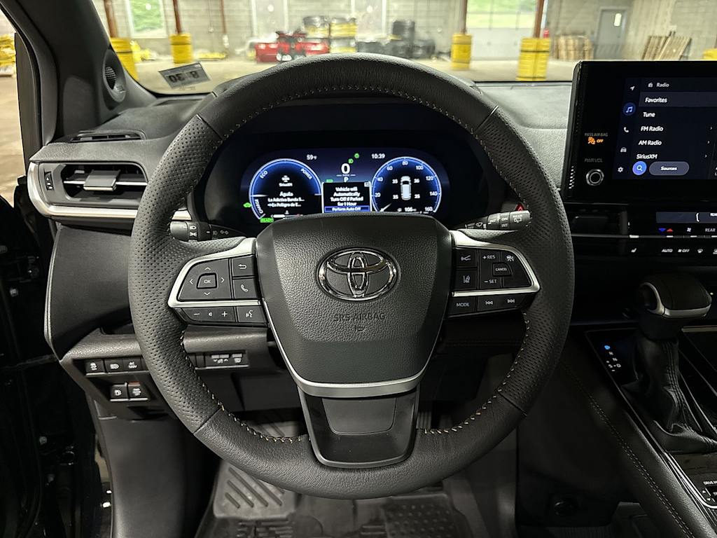 Thumbnail: 2025 Toyota Sienna - 2