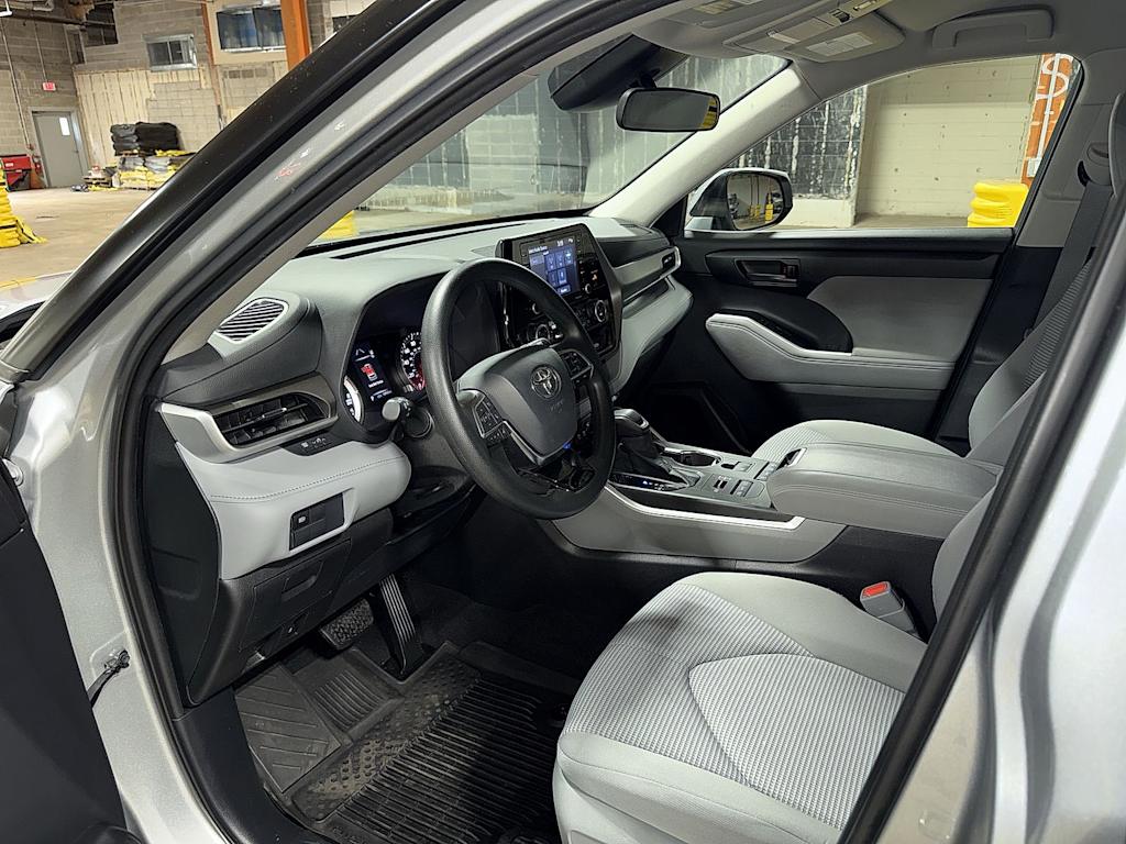 Thumbnail: 2021 Toyota Highlander - 31