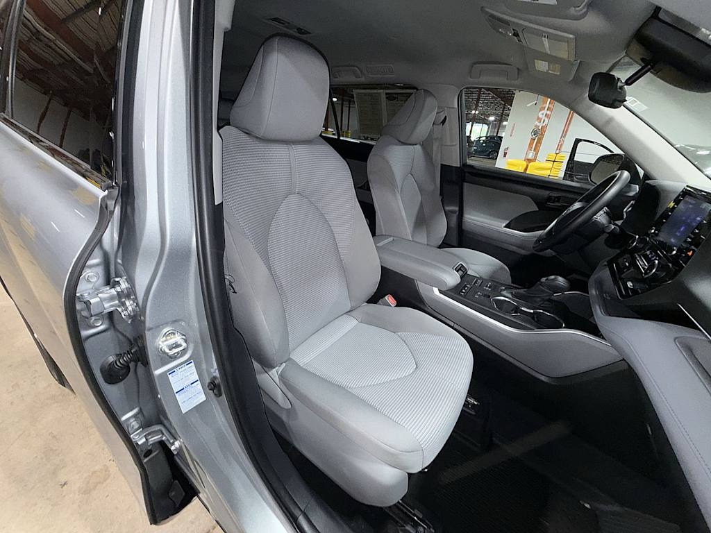 Thumbnail: 2021 Toyota Highlander - 10