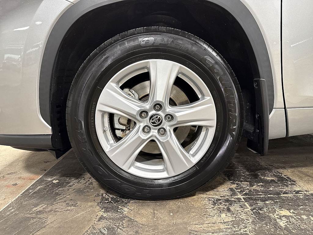 Thumbnail: 2021 Toyota Highlander - 7
