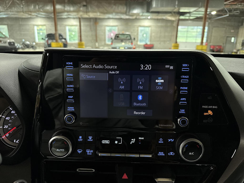 Thumbnail: 2021 Toyota Highlander - 12