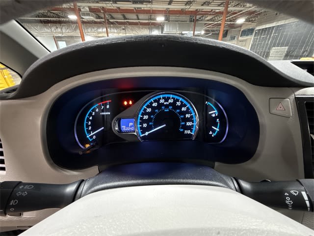 2011 Toyota Sienna XLE 34
