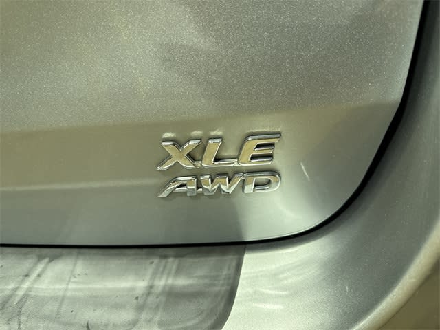 2011 Toyota Sienna XLE 6