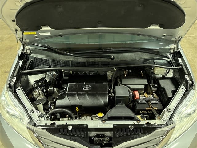 2011 Toyota Sienna XLE 7