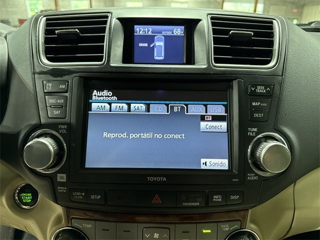 2012 Toyota Highlander Limited 22