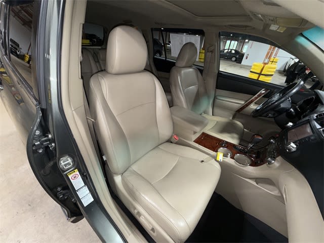 2012 Toyota Highlander Limited 8