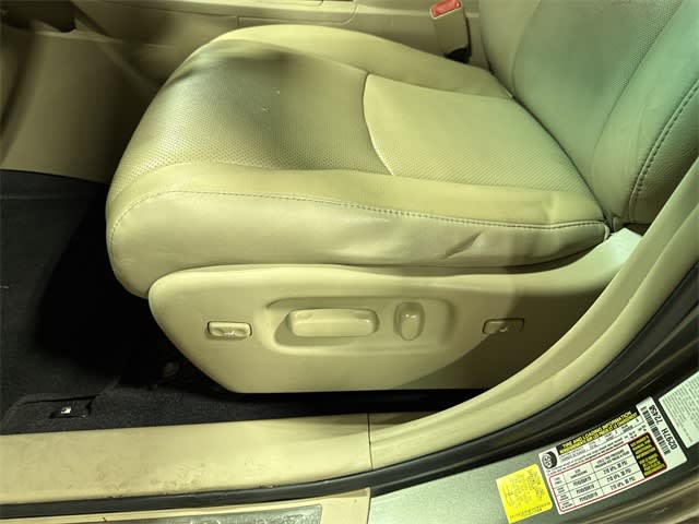 2012 Toyota Highlander Limited 23