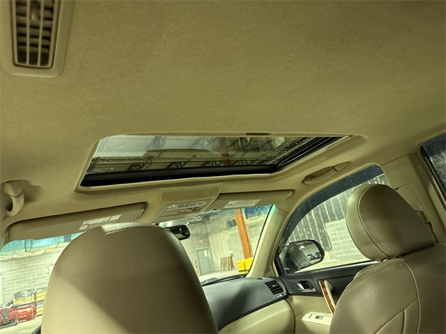 2012 Toyota Highlander Limited 24