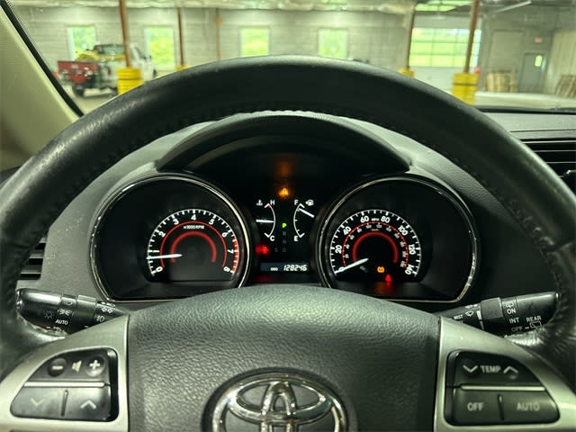 2012 Toyota Highlander Limited 29