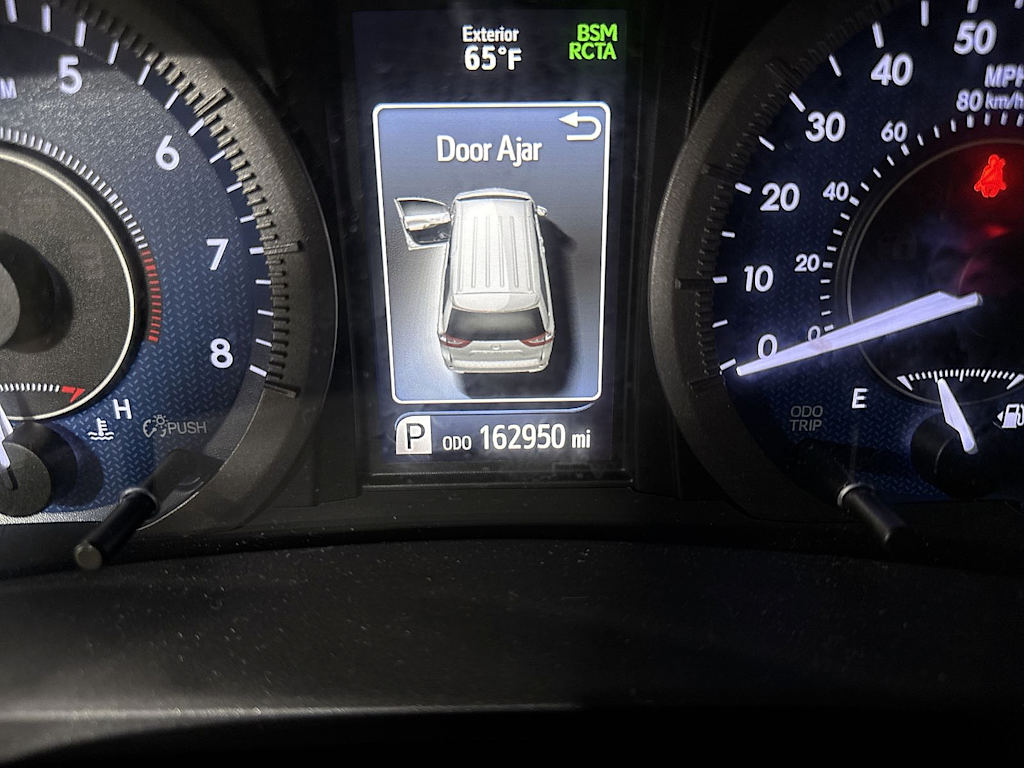 Thumbnail: 2020 Toyota Sienna - 14