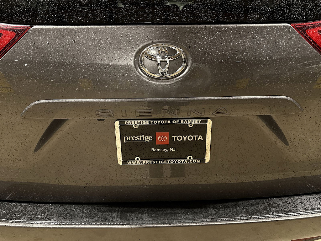 Thumbnail: 2020 Toyota Sienna - 7