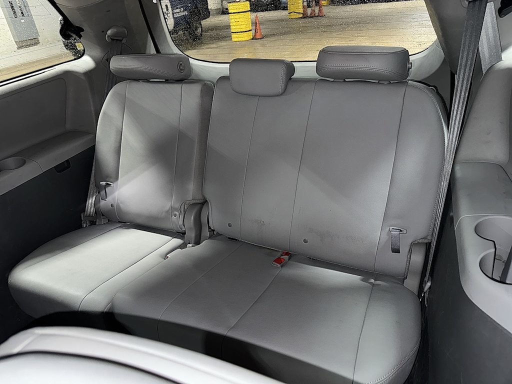 Thumbnail: 2020 Toyota Sienna - 22