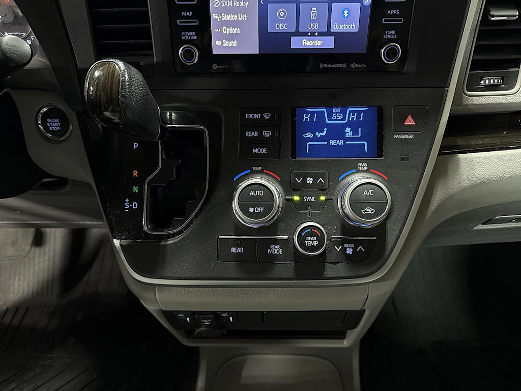 Thumbnail: 2020 Toyota Sienna - 24