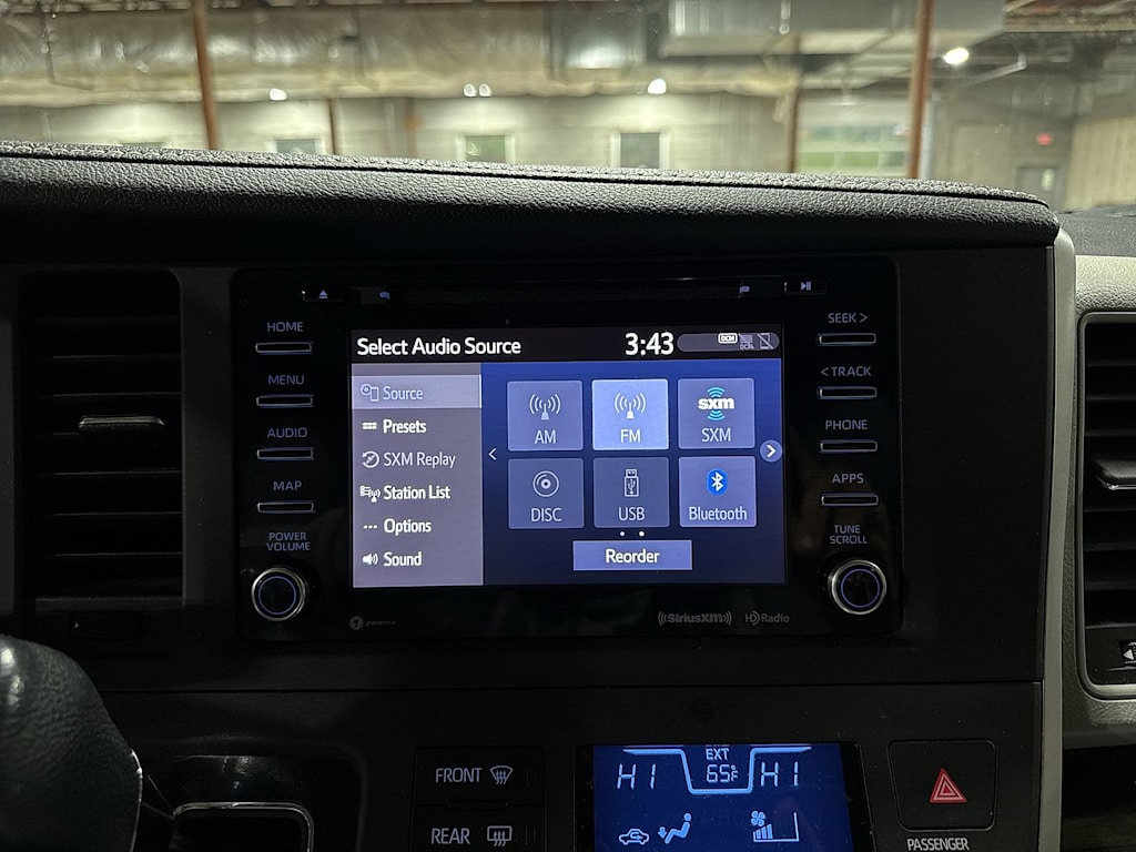 Thumbnail: 2020 Toyota Sienna - 23