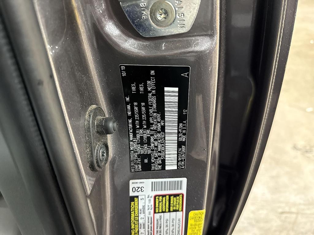 Thumbnail: 2020 Toyota Sienna - 17