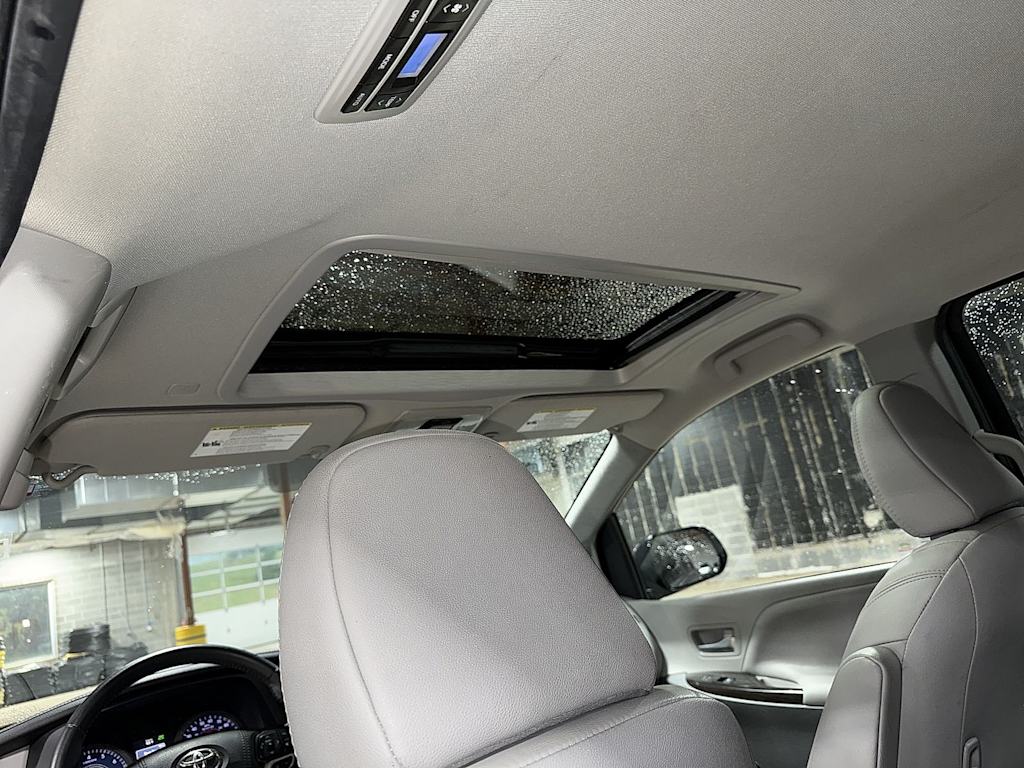 Thumbnail: 2020 Toyota Sienna - 26