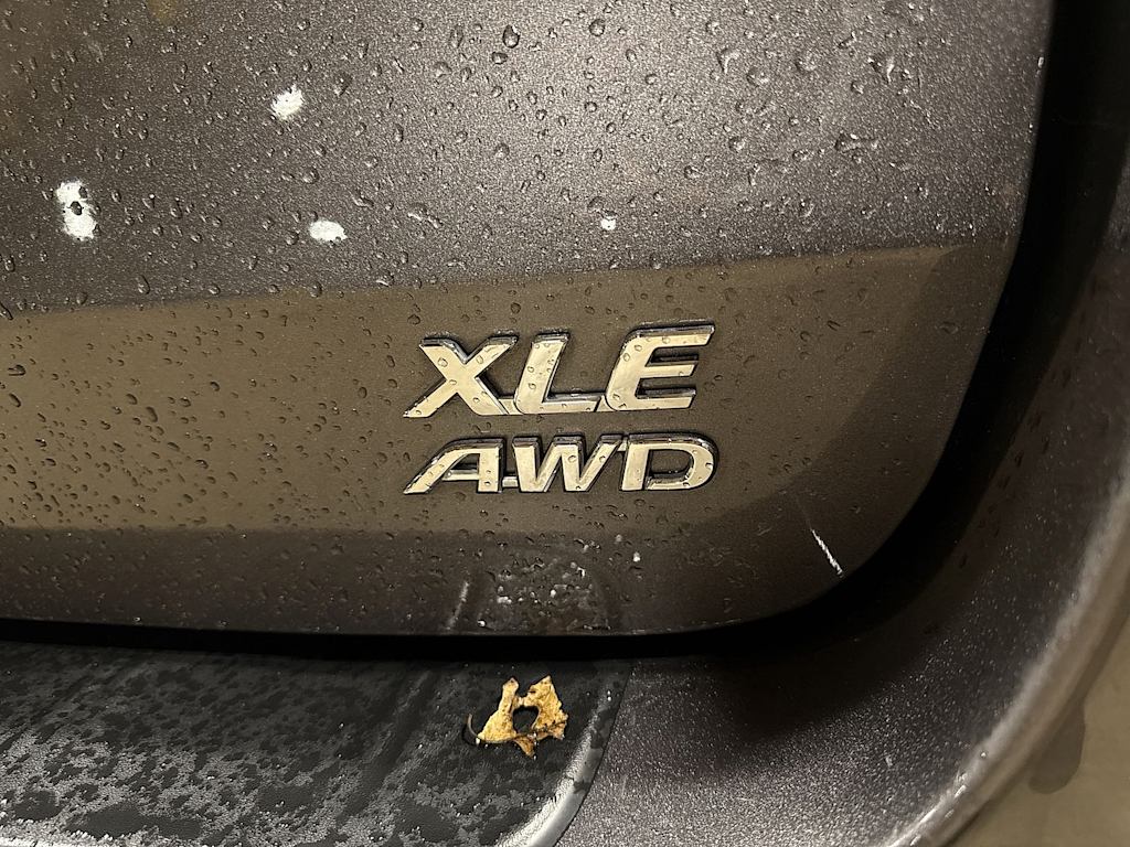 Thumbnail: 2020 Toyota Sienna - 28