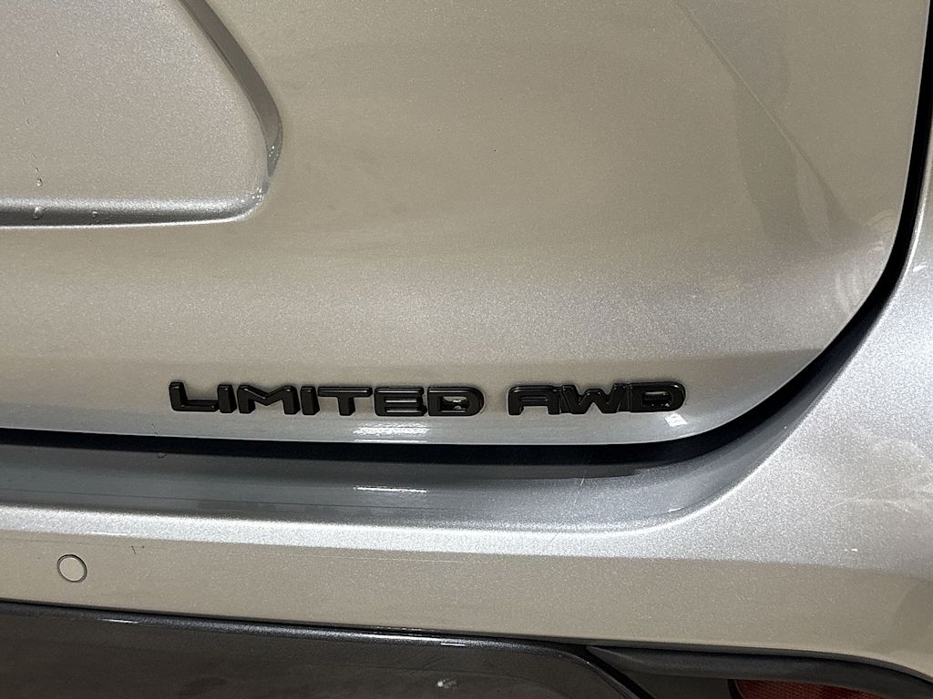 Thumbnail: 2021 Toyota Highlander - 32