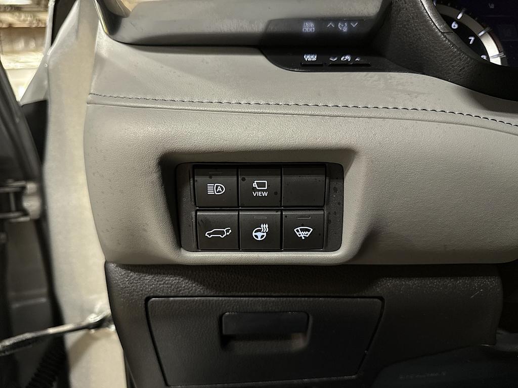 Thumbnail: 2021 Toyota Highlander - 35