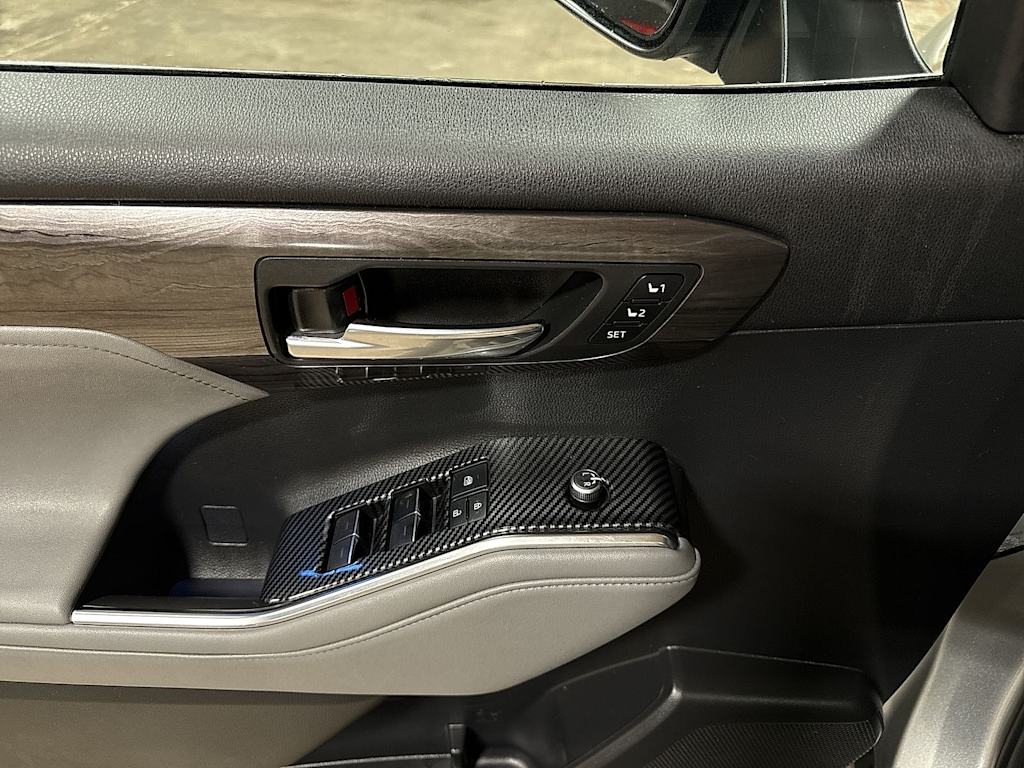 Thumbnail: 2021 Toyota Highlander - 27