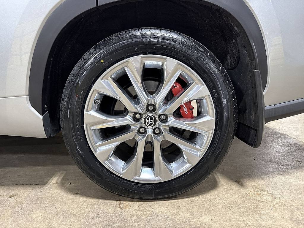 Thumbnail: 2021 Toyota Highlander - 7