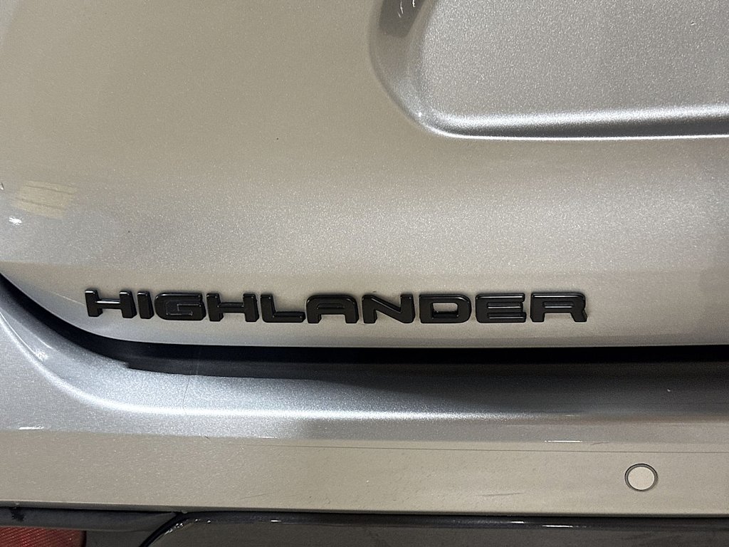Thumbnail: 2021 Toyota Highlander - 31